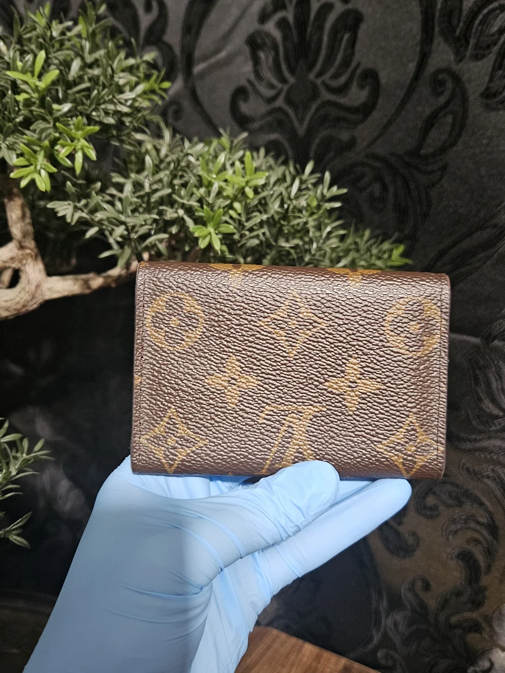 Authentic Louis Vuitton Microchip Keyholder -Very Good Condition